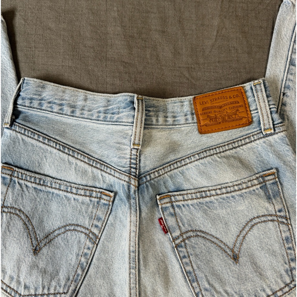 Levi Premium Ribcage Straight - Picture 7 of 7